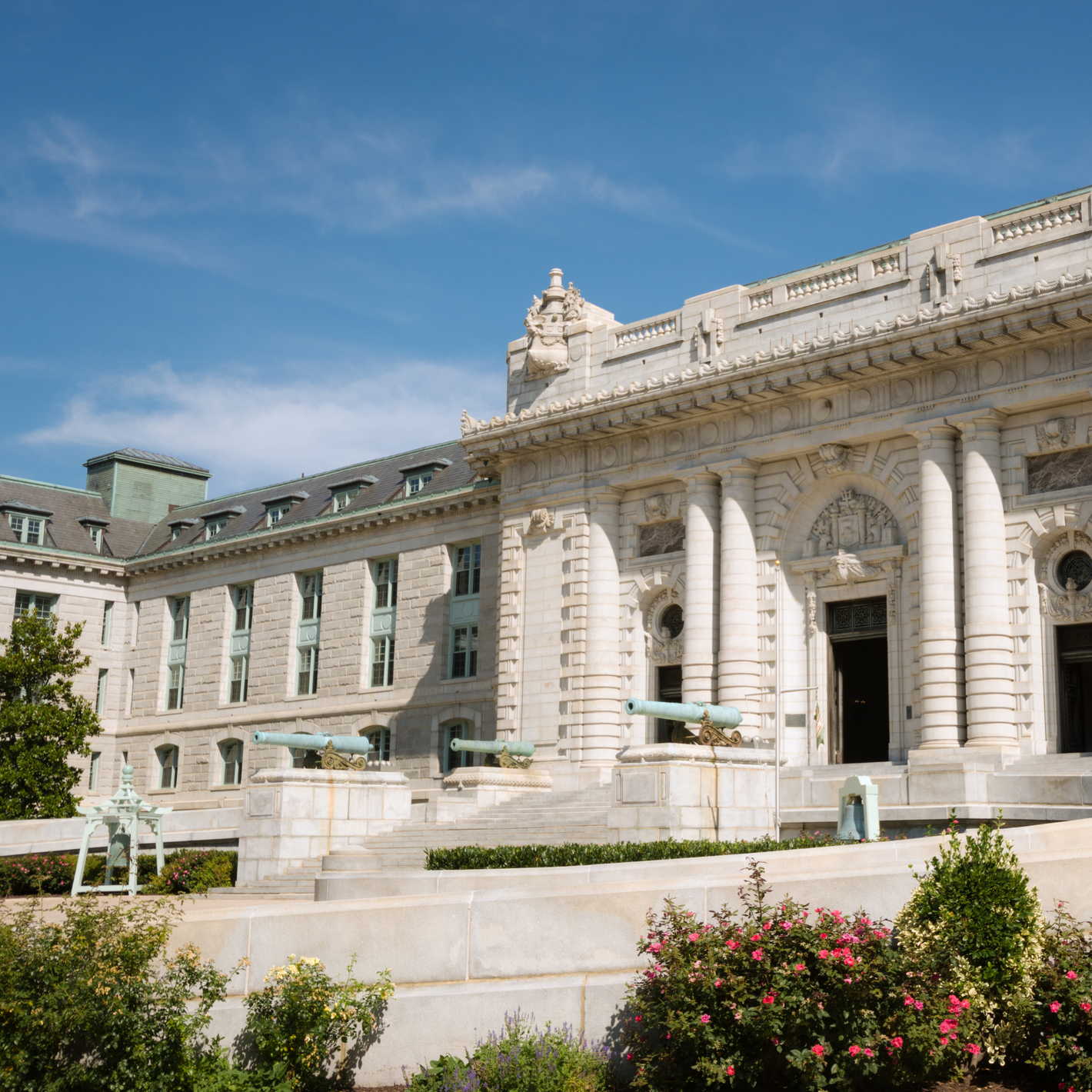 Timeless USNA Graduation Gifts: Celebrate The Class of 2025 with Elegance and Style