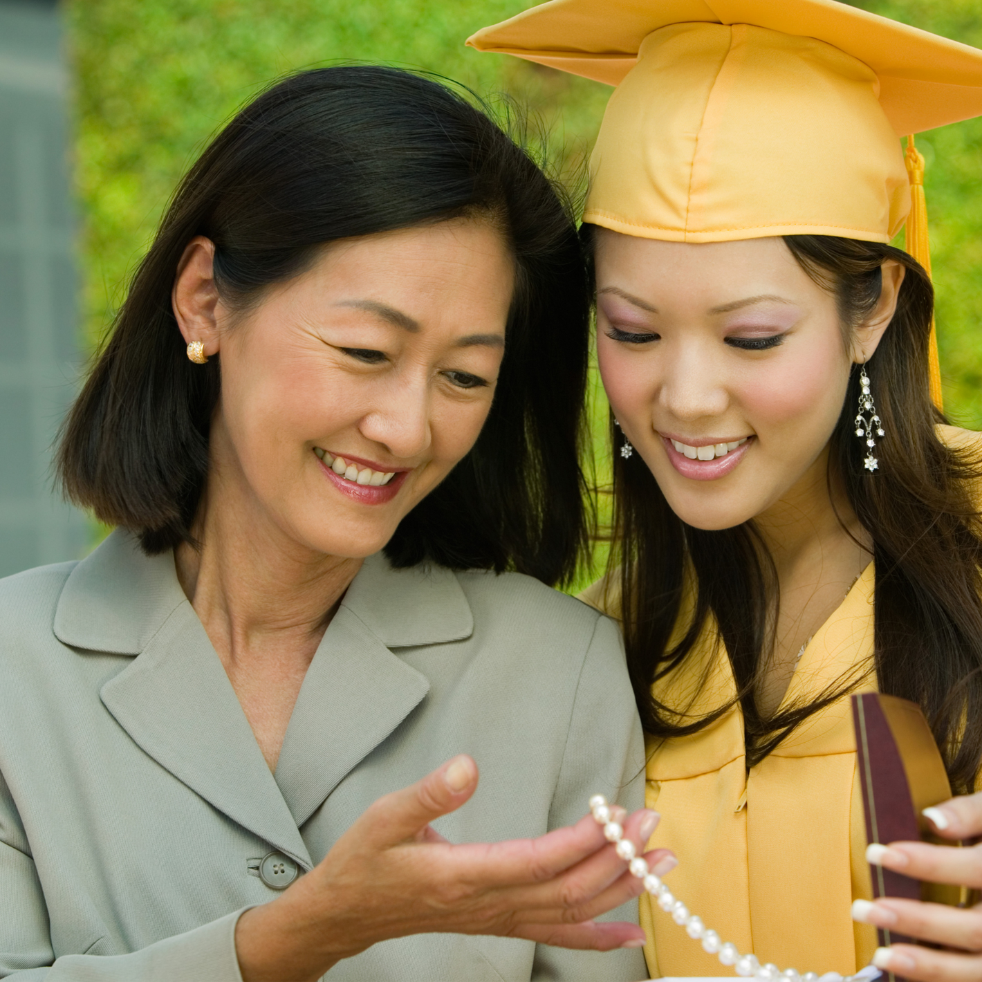 Top 10 Meaningful 2025 Graduation Gift Ideas to Celebrate Your Grad