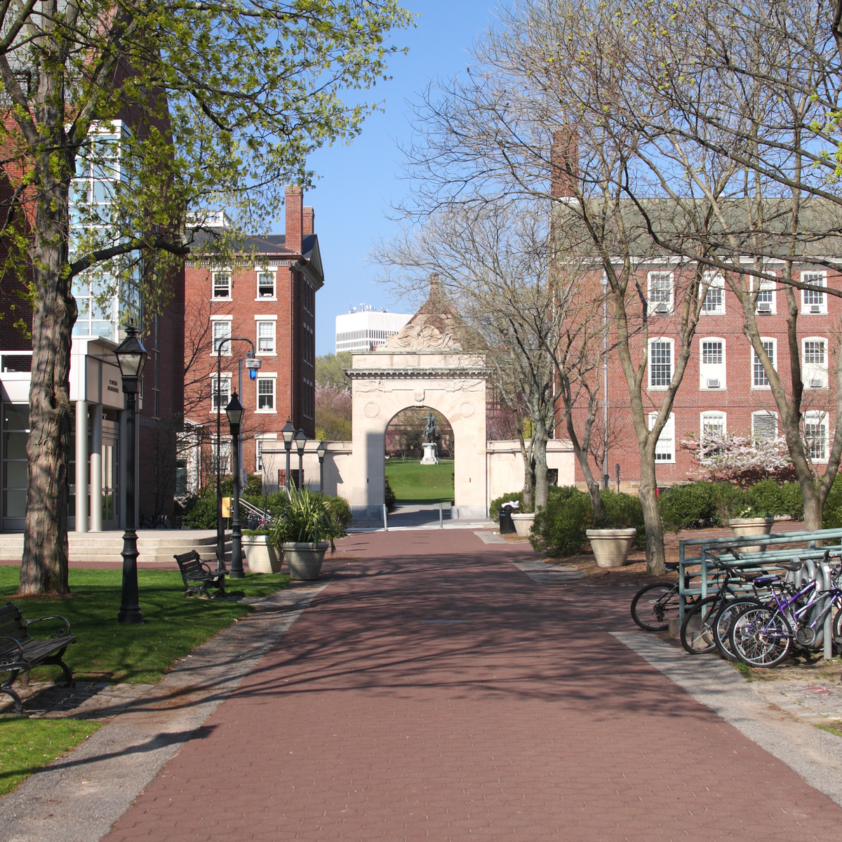 Timeless Brown University Graduation Gifts: Celebrate The Class of 2025 with Elegance and Style
