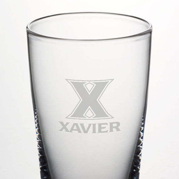 Xavier Ascutney Pint Glass by Simon Pearce Shot #2